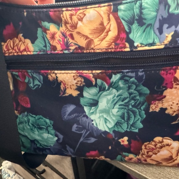Floral crossbody - Picture 6 of 6